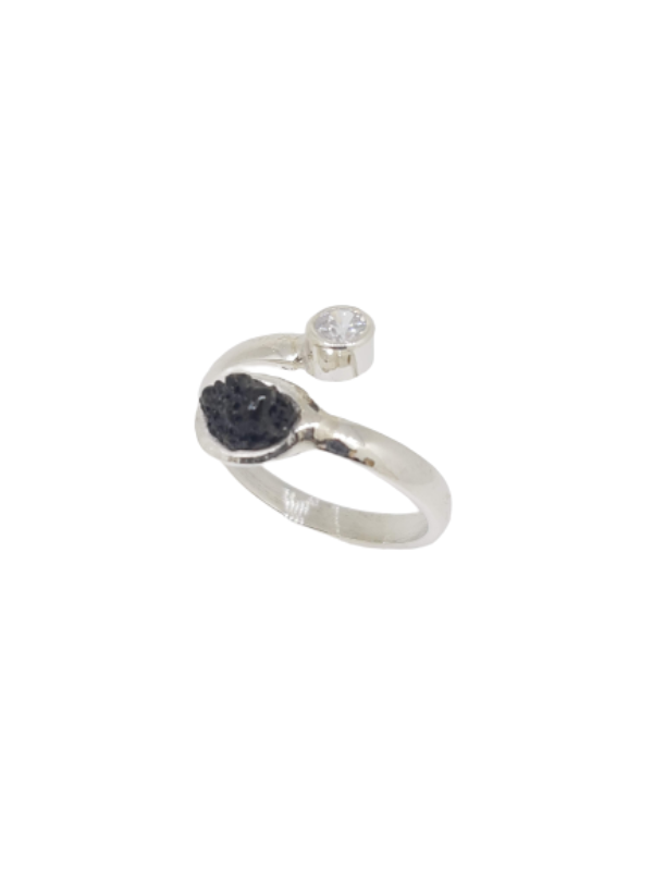 Glymur ring.hannað og smiðað á Islandi af Montoro Gullsmiði.