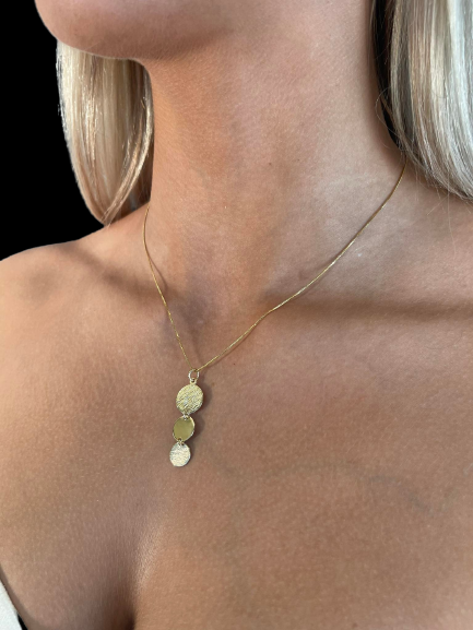 Lagoon gold necklace