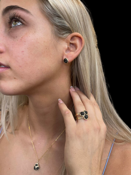 Hraun gold earrings